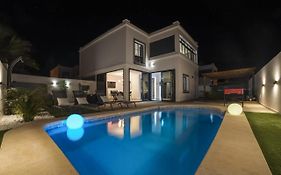 Villa Flamboyan